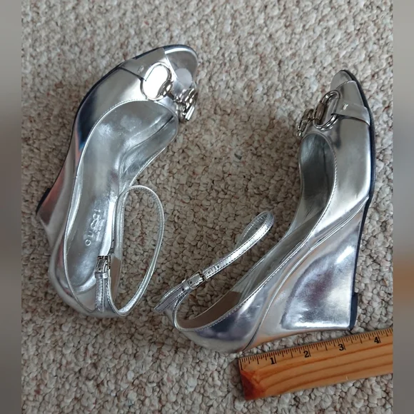 Gucci Silver Metallic classic horse bit leather wedges size 6B - Picture 9 of 16
